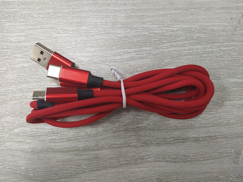 高光布藝編織一拖三數(shù)據(jù)線，深圳數(shù)據(jù)線定制生產(chǎn)廠家